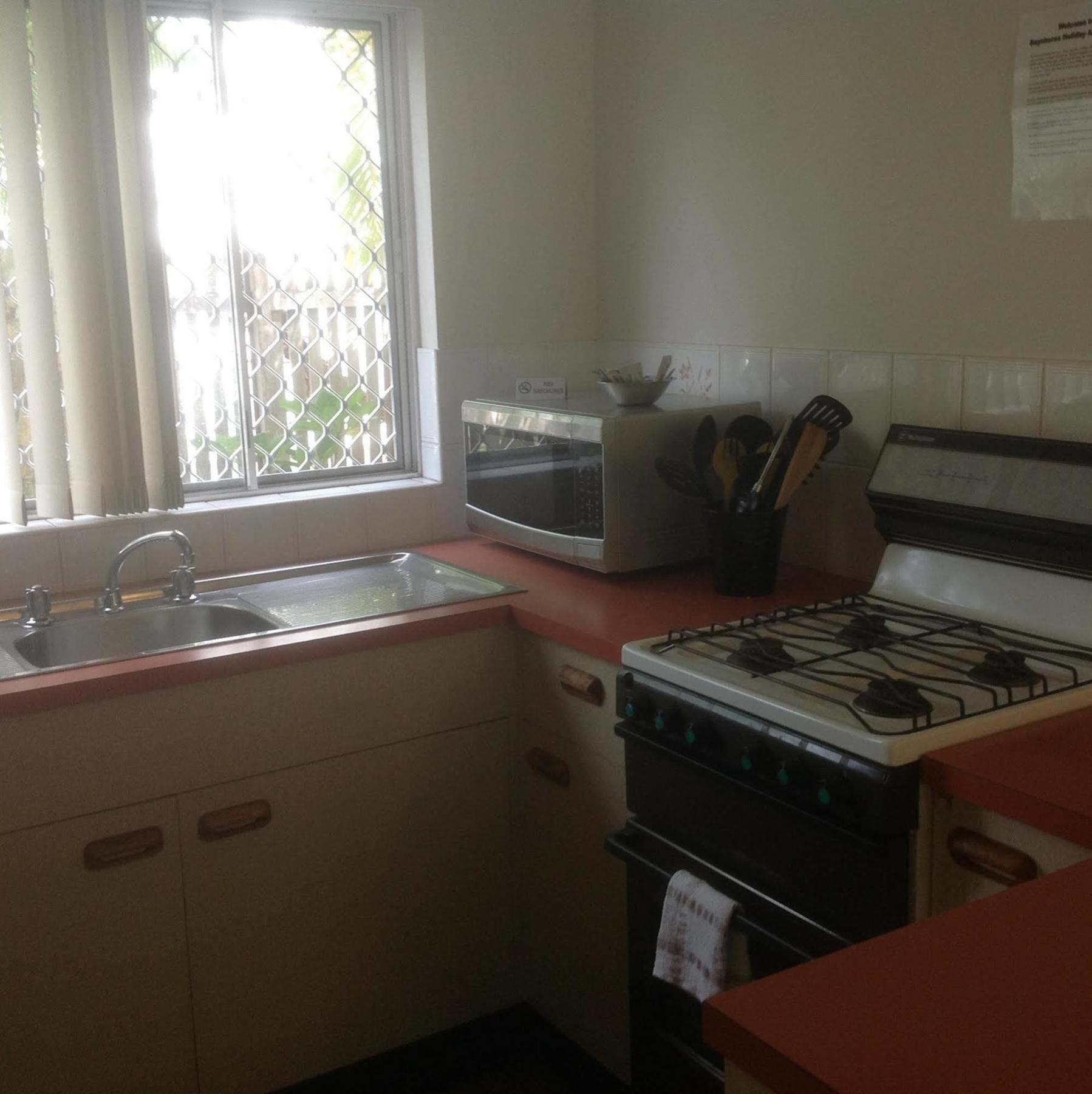 Nikenbah Coast Apartments Formally Bayshores Holiday Apartments מראה חיצוני תמונה